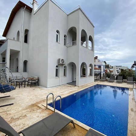 Shared Pool Flat Located 3 Min To Beach In Kalkan Daire Dış mekan fotoğraf