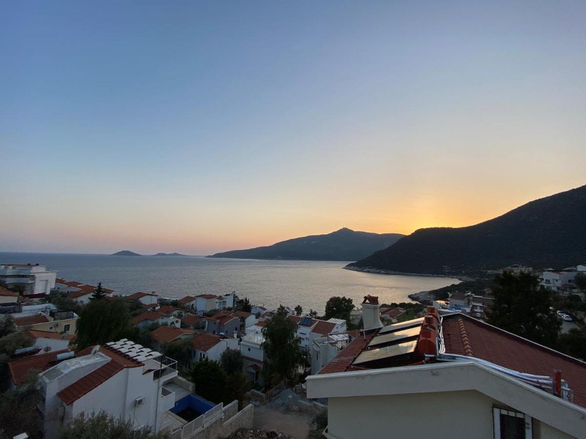 Shared Pool Flat Located 3 Min To Beach In Kalkan Daire Dış mekan fotoğraf