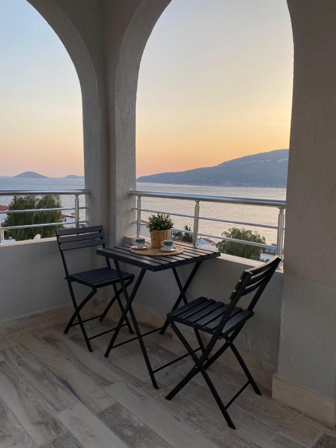 Shared Pool Flat Located 3 Min To Beach In Kalkan Daire Dış mekan fotoğraf