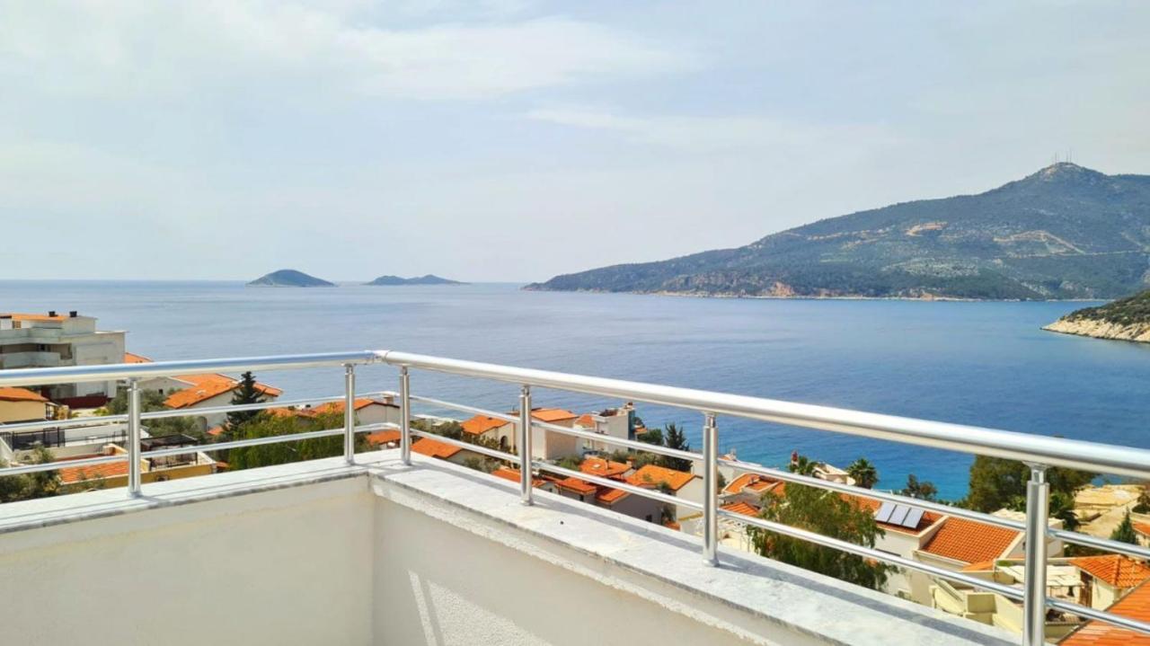 Shared Pool Flat Located 3 Min To Beach In Kalkan Daire Dış mekan fotoğraf