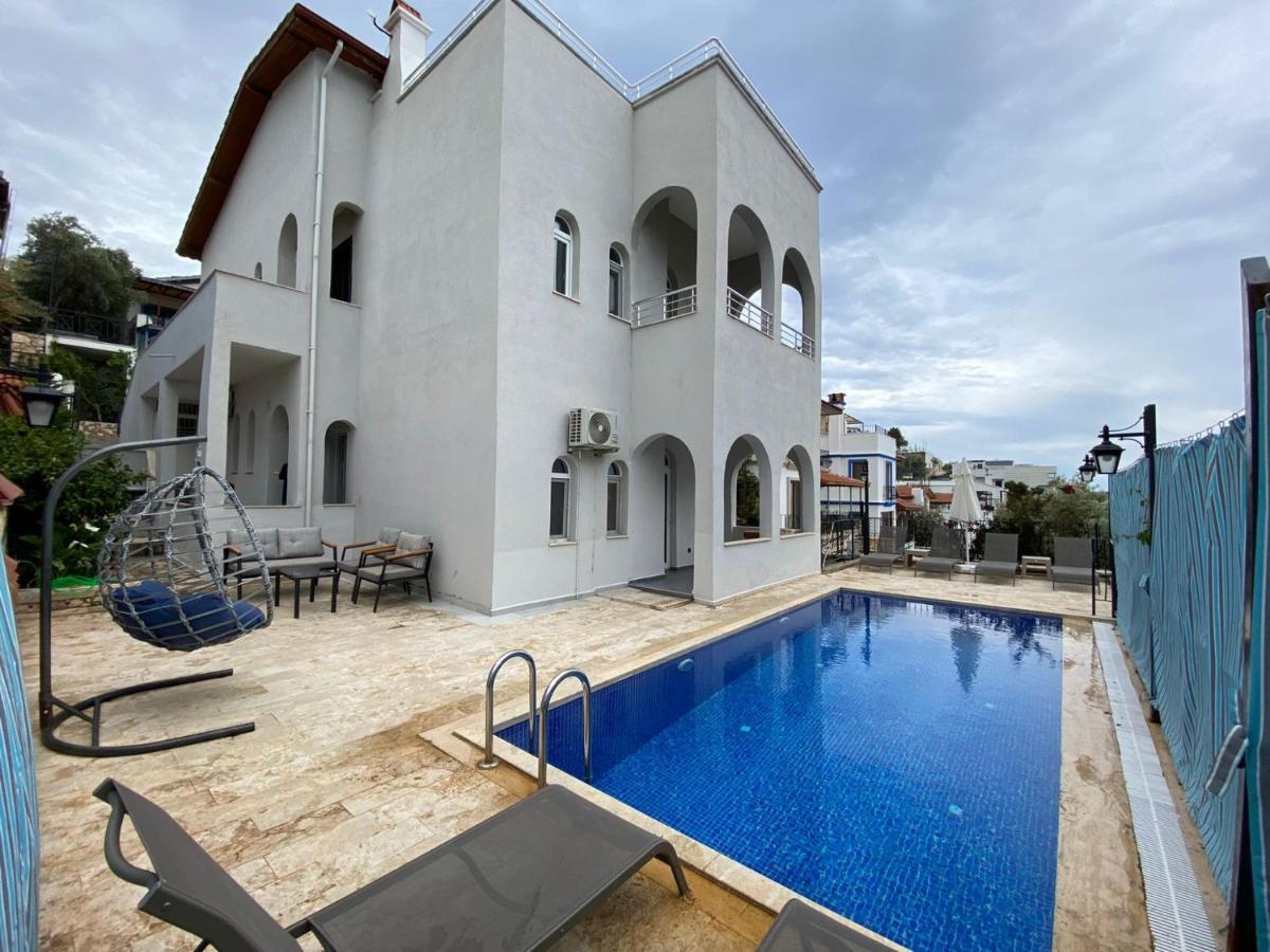 Shared Pool Flat Located 3 Min To Beach In Kalkan Daire Dış mekan fotoğraf